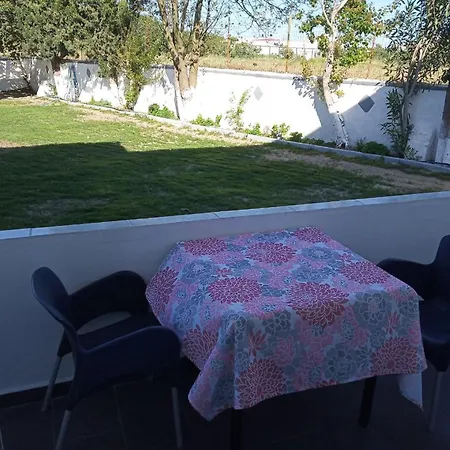 דירה Toulas & Apts No2 פליראקי