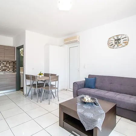 דירה Toulas & Apts No2 פליראקי