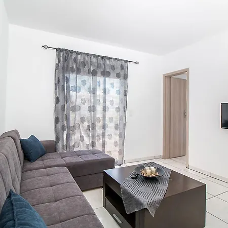 דירה Toulas & Apts No2 *